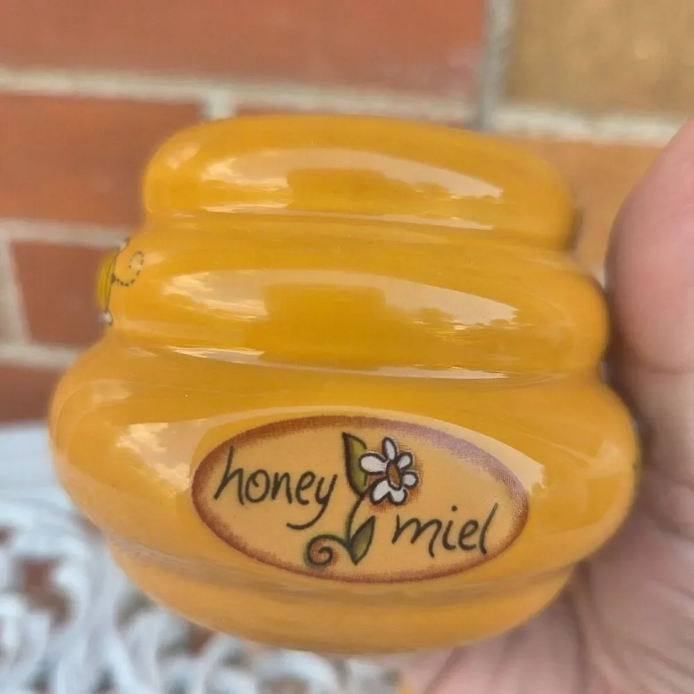Honey Miel Ceramic Beehive Honey Pot Bee Dipper Lid Cottagecore 3.25